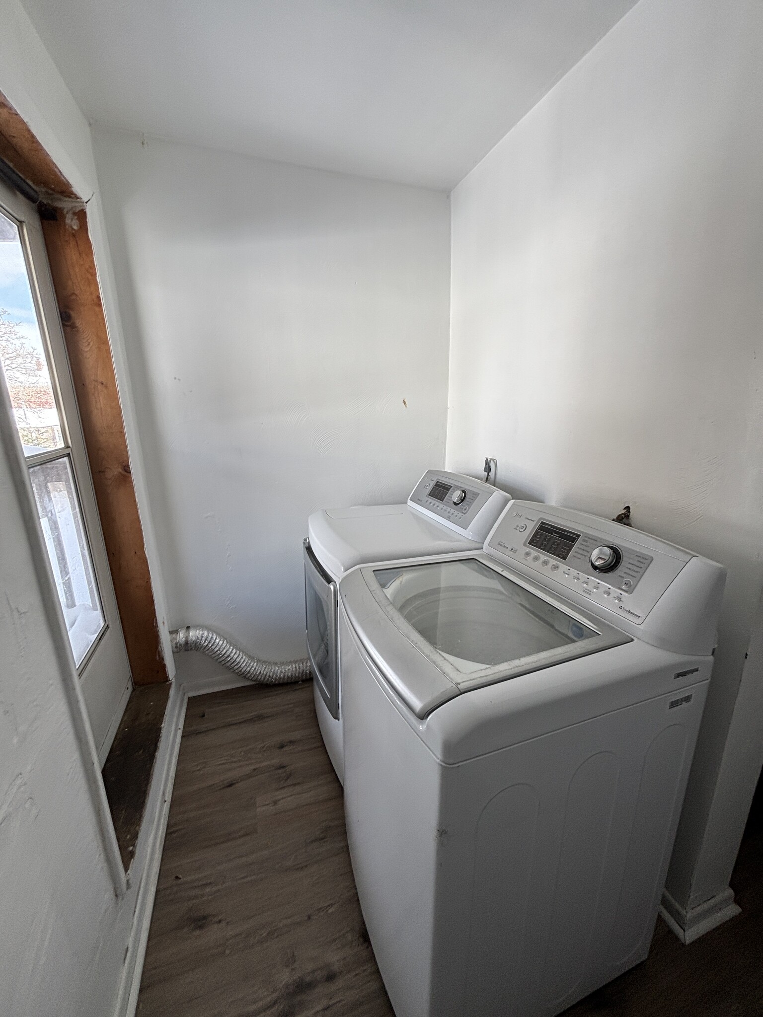 Building Photo - 162 Seminary Ave