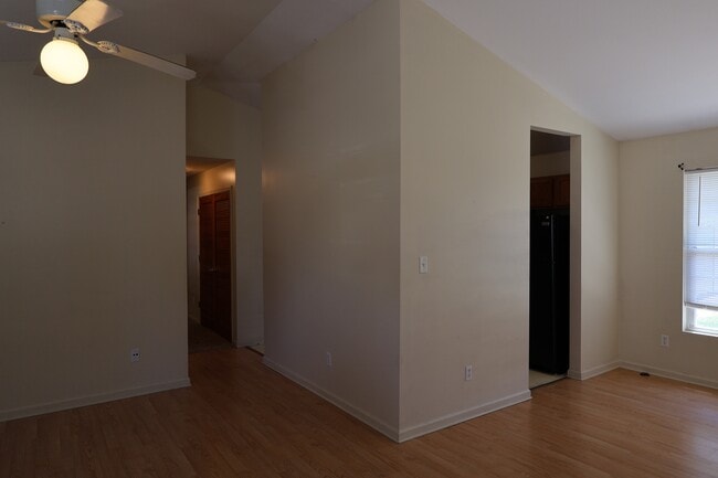 Building Photo - 819 15th St