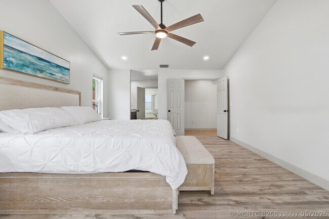 Building Photo - 15600 Rolling Meadows Cir