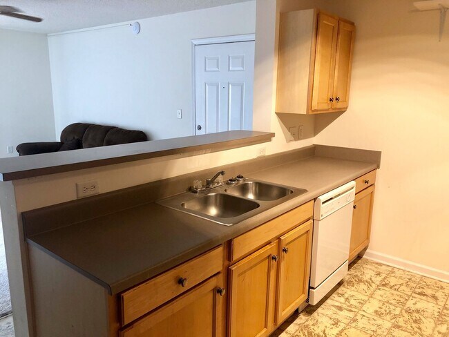 Building Photo - 3 Bedroom Condo at Hart's Cove!