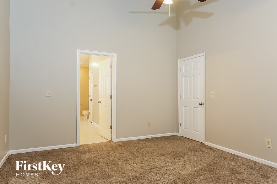 Building Photo - 1711 Kildare Woods Dr