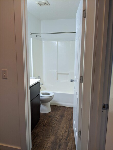 Bathroom Toilet - 1227 Hilltop Dr