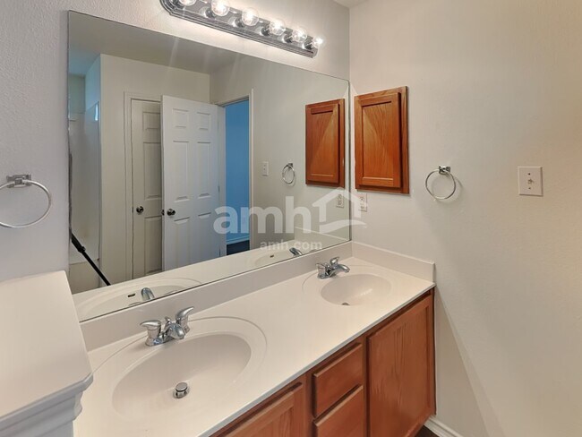 Building Photo - 11023 Buckskin Bnd