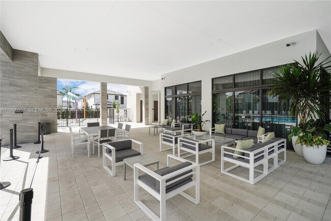 Building Photo - 8167 NW 41st St