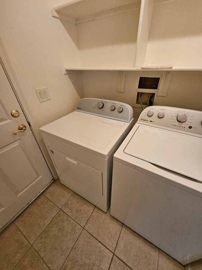 Building Photo - Fort Mohave!! 3 bedroom 2 bathroom in Fairway Estates.