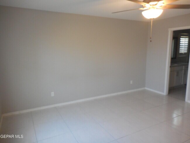 Building Photo - 227 Ellesmere Wy