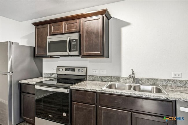 Building Photo - 1153 Magnolia St