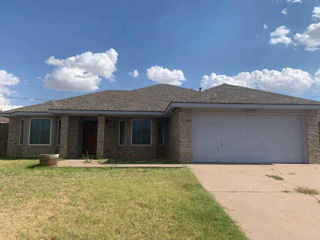 Primary Photo - Beautifully Updated Home 1 Block From Heri...