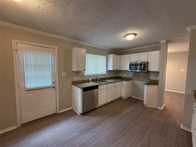 Building Photo - 10308 Wood Heights Dr