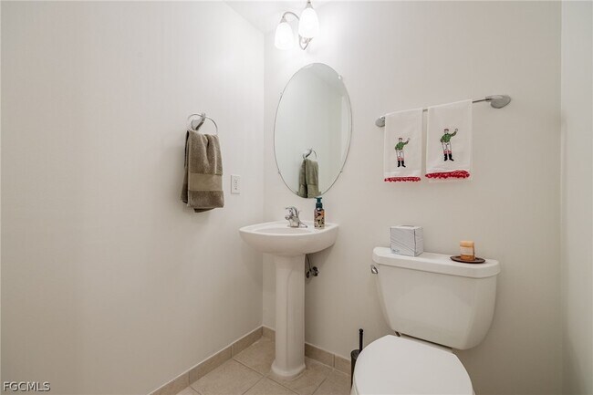 Building Photo - 2825 Palm Beach Blvd
