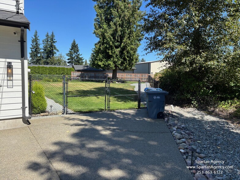 Building Photo - 2910 184th Ave E