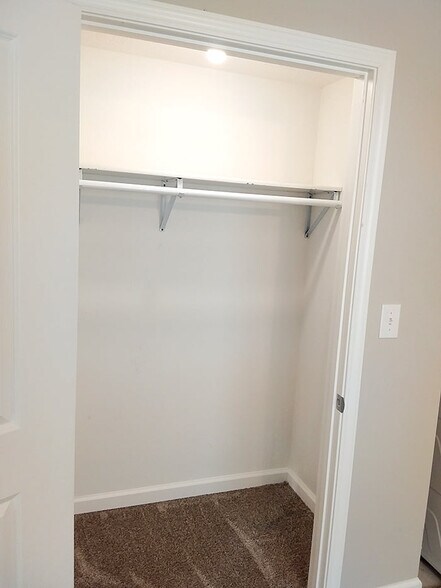 Building Photo - 1108 S Locust St