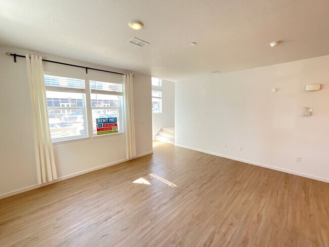 Building Photo - 3 Bedroom Townhome Available Near Voyager Pkwy & Interquest Pkwy!