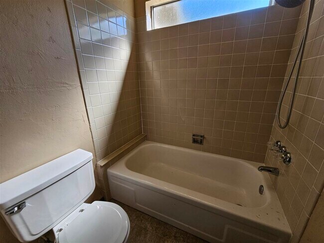 Building Photo - 1104 NW 52nd Cir