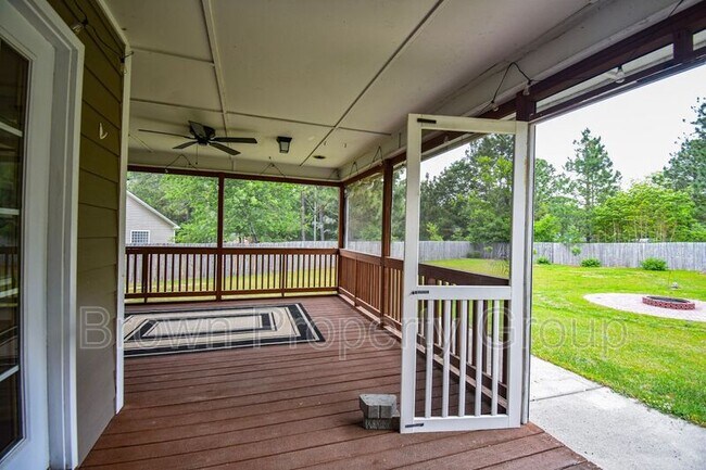 Building Photo - 112 Camrose Ct