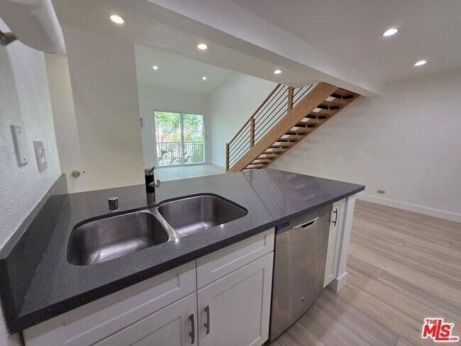 Building Photo - 1440 Veteran Ave