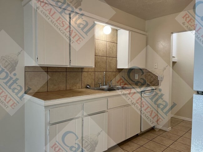 Building Photo - Charming 2 Bedroom Close to Campus