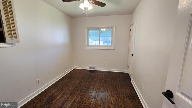 Building Photo - 213 Overbrook Ave