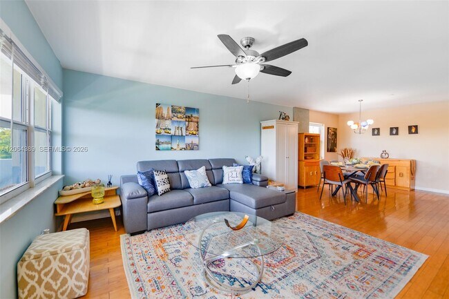 Building Photo - 401 Golden Isles Dr