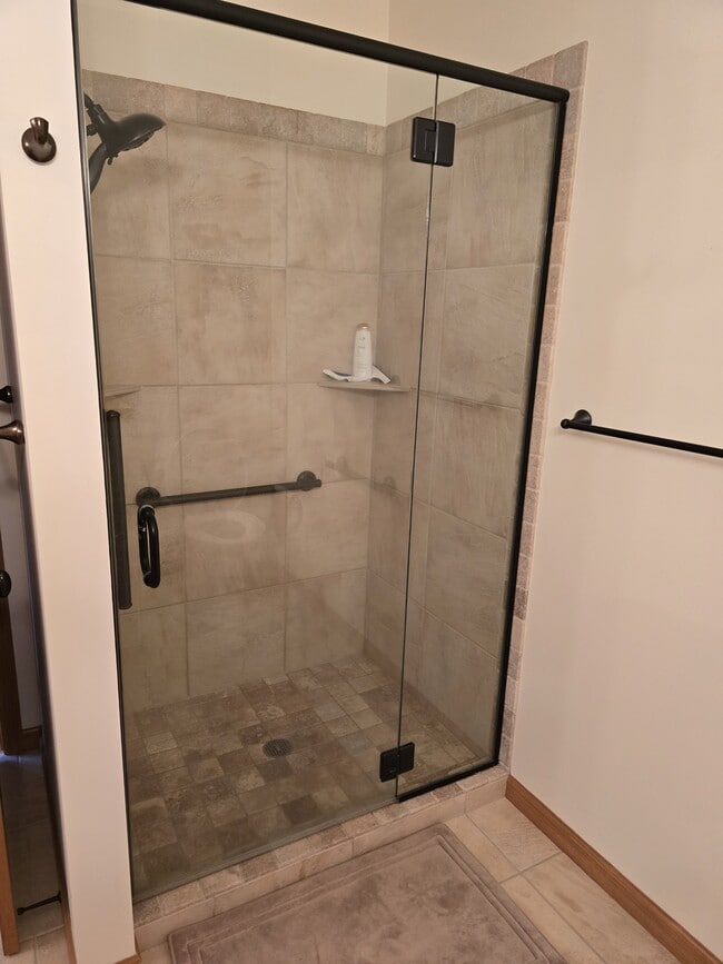 Building Photo - 3300 Graf St