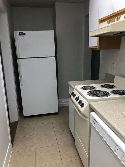 kitchen view 2 - 811 Washtenaw Ave