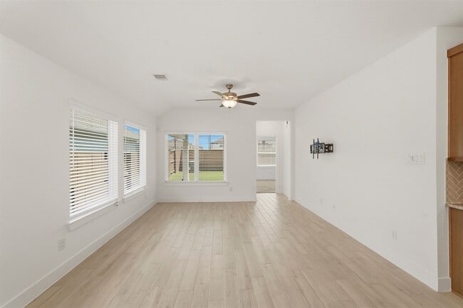 Building Photo - 10035 Crescendo Wy