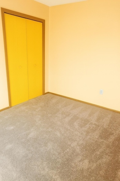 Building Photo - 9 Heights Rd NE