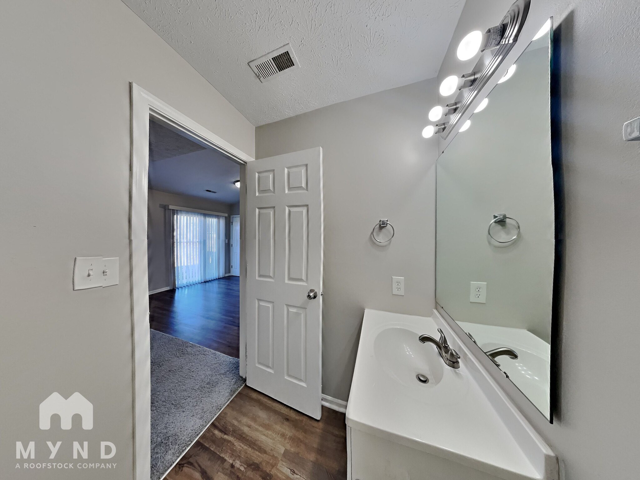 Building Photo - 3704 Bearwood Dr