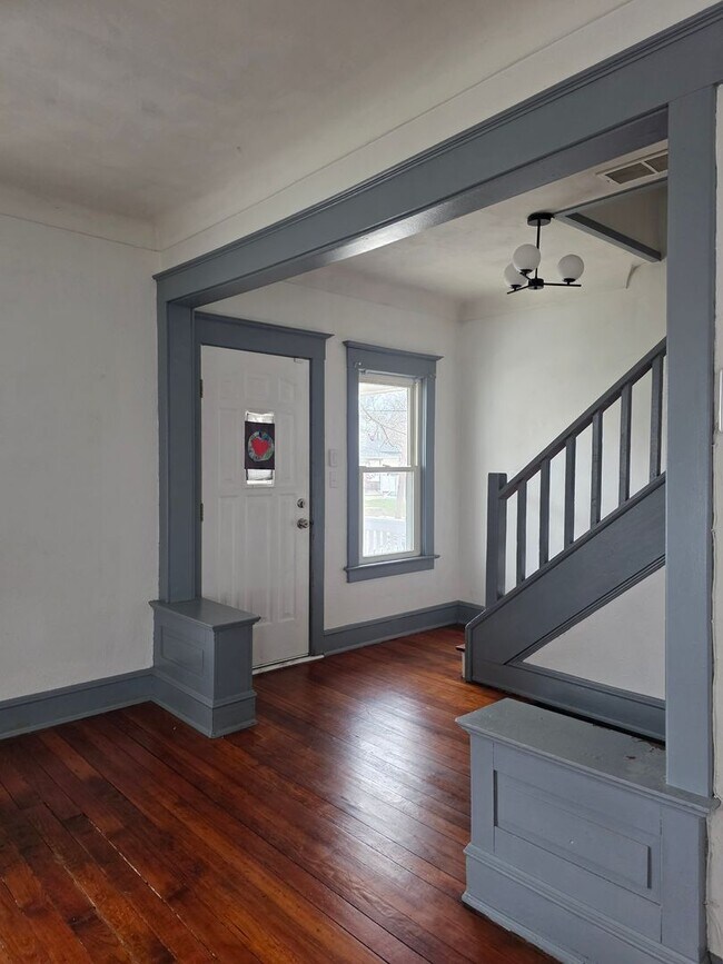 Building Photo - Three Bedroom Single Family Home in Toledo