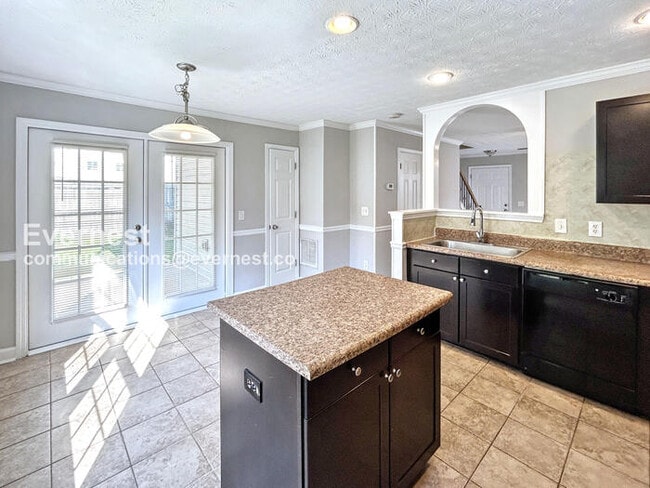 Building Photo - 113 Oak Grove Pl