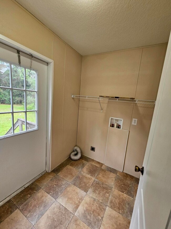 Building Photo - 8415 Verano St