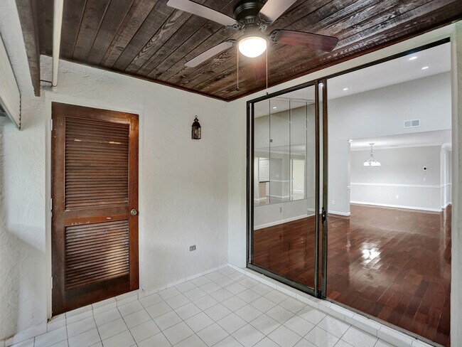 Building Photo - 9280 Sable Ridge Cir