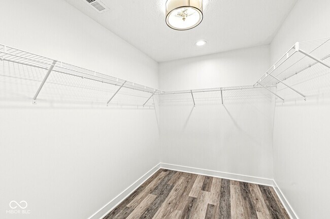 Building Photo - 4852 Havenwood Dr