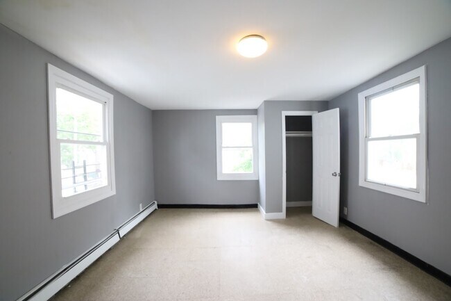 Building Photo - 223 Fairmount Ave