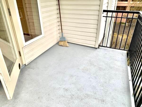 big balcony - 12334 31st Ave NE