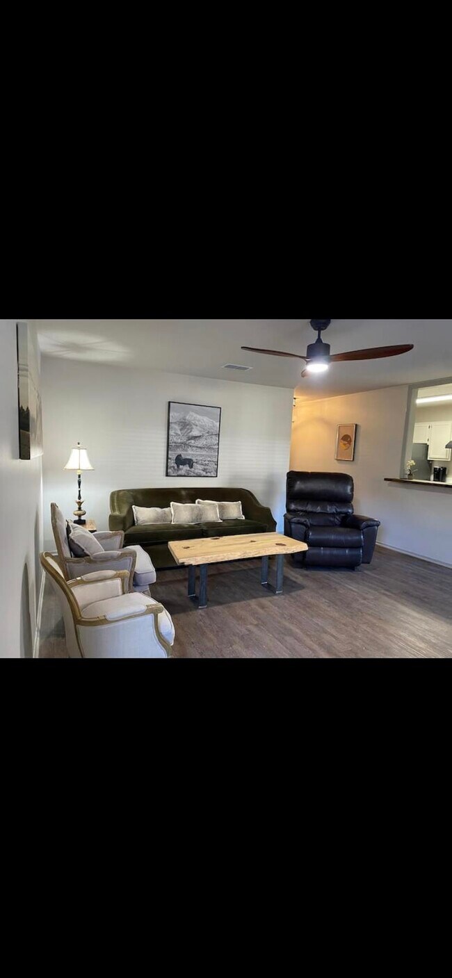 Building Photo - 400 W South Town Dr