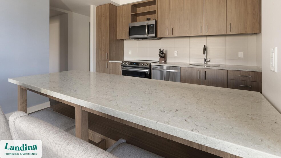 Building Photo - 350 Maple Dr SW