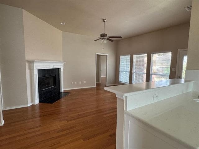 Building Photo - 2069 Whispering Cove