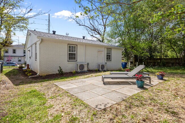Building Photo - "Charming 1-Bed Gem at 509-511 Cape Ave, Raleigh – Your Cozy Retreat Awaits!"