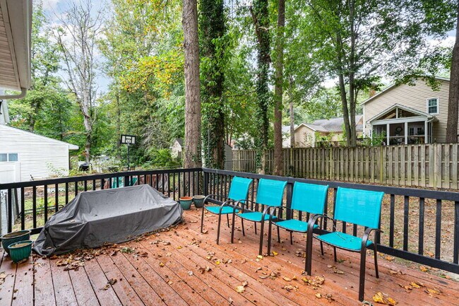Building Photo - Charming One-Level Home in Quiet Cul-de-Sa...