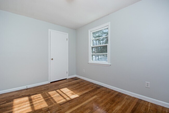 Building Photo - 22 SW Cutoff