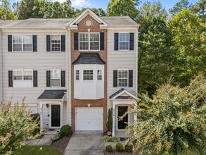 Building Photo - Spacious 3-Story End-Unit Townhome Near RTP