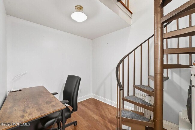 Building Photo - 79 Garden St