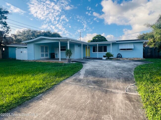 Primary Photo - 150 Queensland Ave