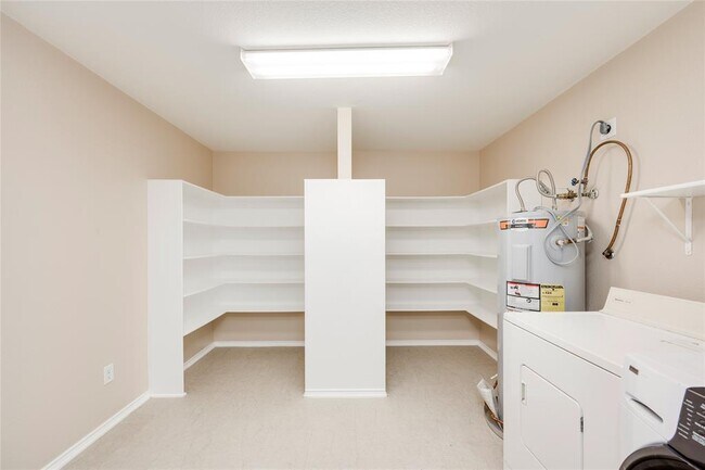 Building Photo - 11412 Kingsgate Dr