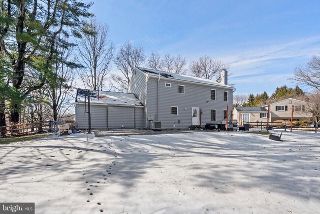 Building Photo - 10622 Runaway Ln