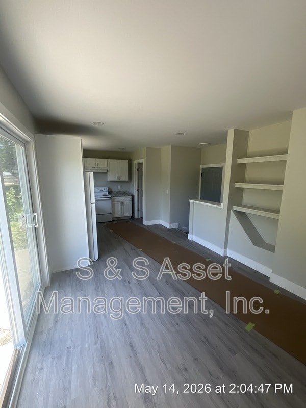 Building Photo - 4106 Stillwell Ave