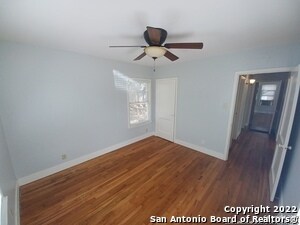 Building Photo - 111 W Meadowlane Dr