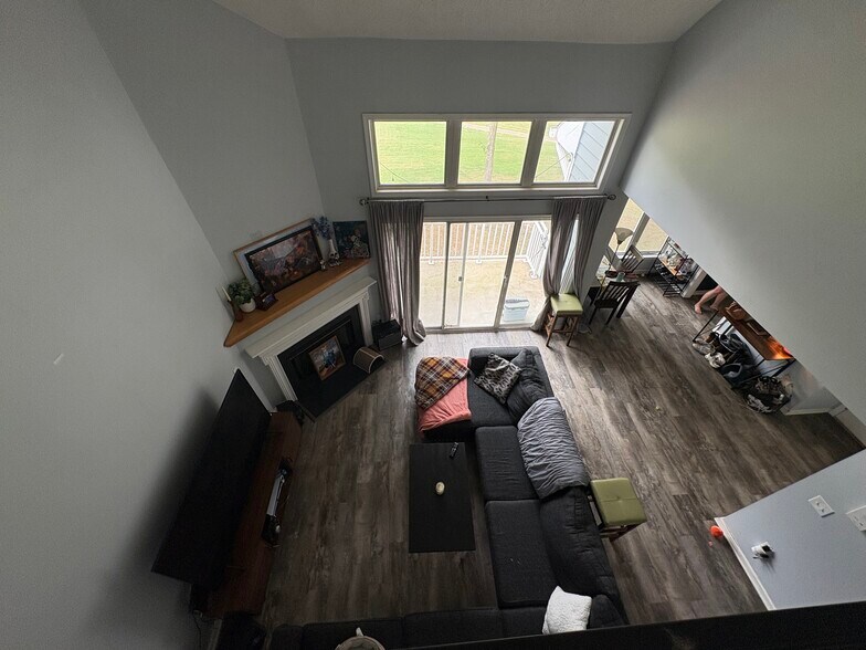 Building Photo - 638 Oakland Hills Dr