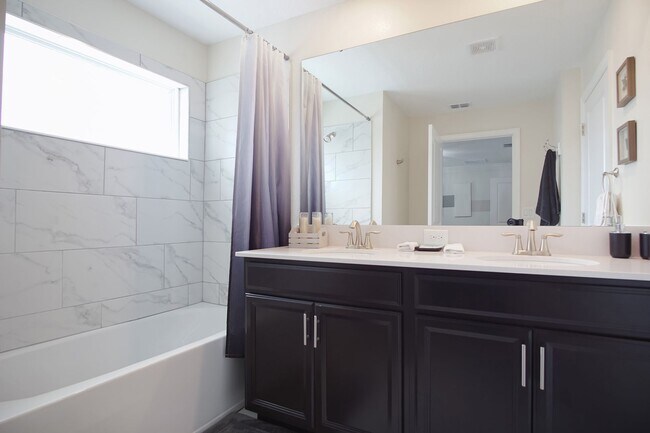 Building Photo - Pool Townhome Now Available